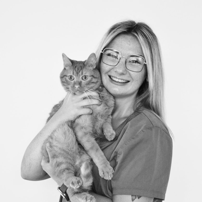 Manon, assistante spécialisée à la clinique vétérinaire VetH24. 